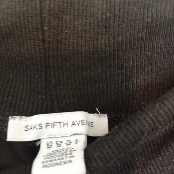 Saks Fifth Ave,Inseam:28.5” Rise: 10.5 Hem:11.5” - Picture 2 of 7